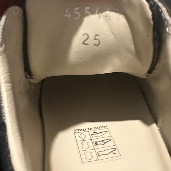 Gucci Kids Black Sneakers with Green and Red Stripes - Picture 5 of 5